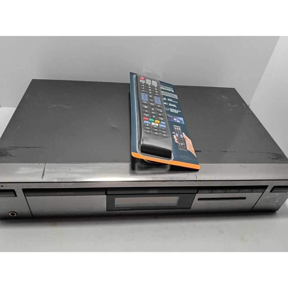 Vintage JVC XL-V141 Compact Disc Player Used Includes Remote